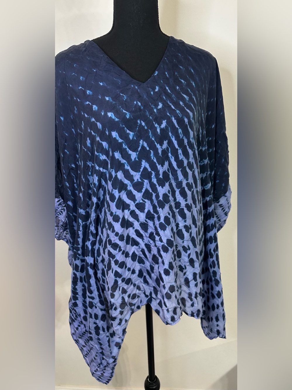 Florabella Navy and Light Blue V-Neck Tie-Dye Poncho Tunic Top - Size XS